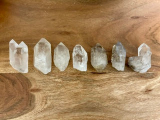 7 Medium Clear Quartz Pieces (Bulk) – Vitality, Visualization, & Healing