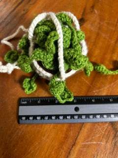 Crochet Hanging Plant - Small Green Leaves