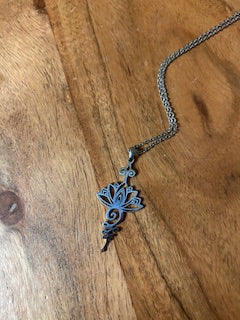 Metal Necklace - Silver Yoga Lotus Pendant