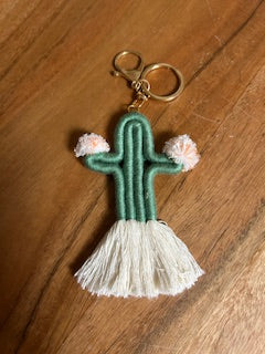 Macramé Keychain - Green Cactus