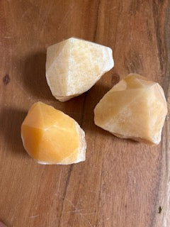 Raw Citrine Points – Ancient Wisdom, Calm & Rooted Connection