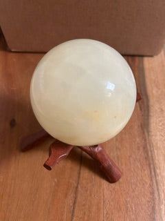 Glow-in-the-Dark Quartz Sphere – Visualization & Clarity