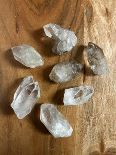 7 Medium Clear Quartz Pieces (Bulk) – Vitality, Visualization, & Healing