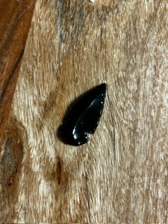 Carved Obsidian Arrowhead – Power, Awakening, & Intuition