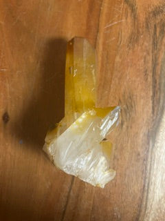 Small Yellow Quartz – Vitality, Confidence, & Healing
